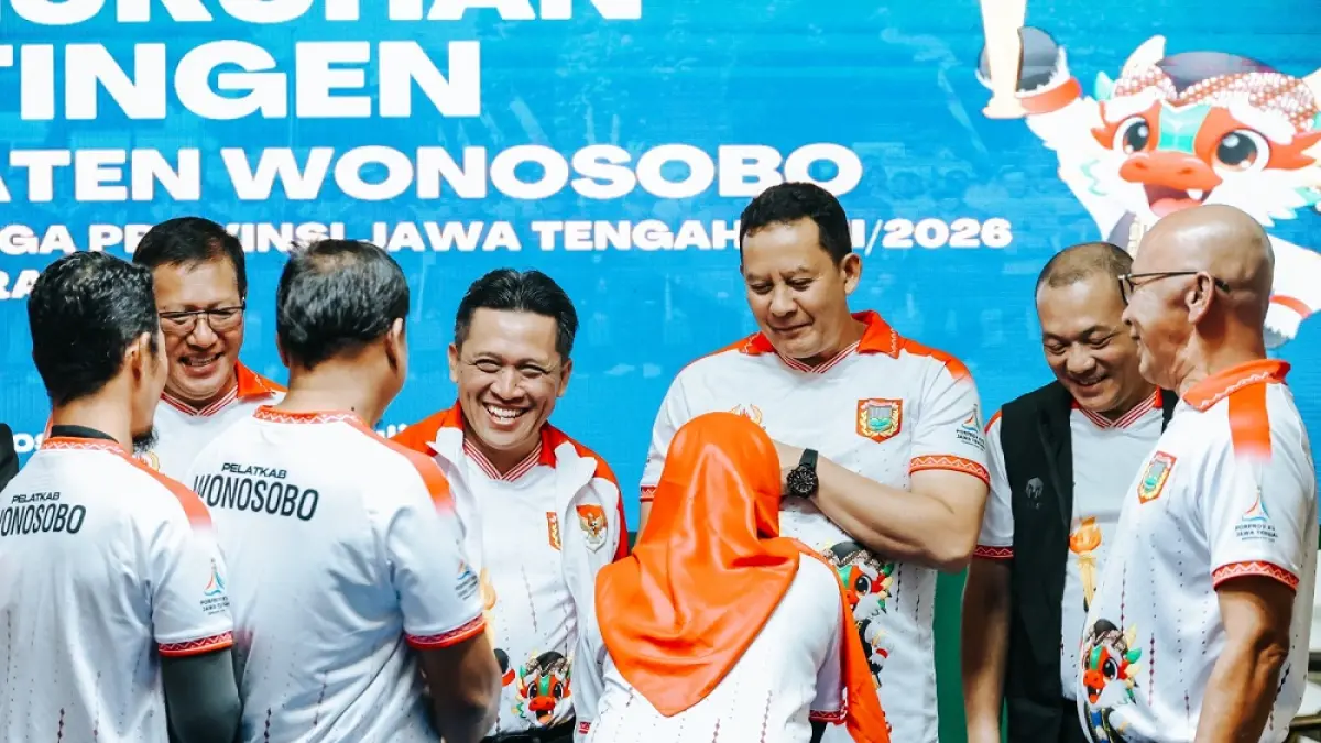 &nbsp;Bupati Wonosobo Afif Nurhidayat saat melepas 212 personel kontingen asal Wonosobo di Porprov Jateng 2026 di Pendopo Kabupaten Wonosobo, Sabtu (11/7/2026) malam.

&nbsp;

&nbsp;