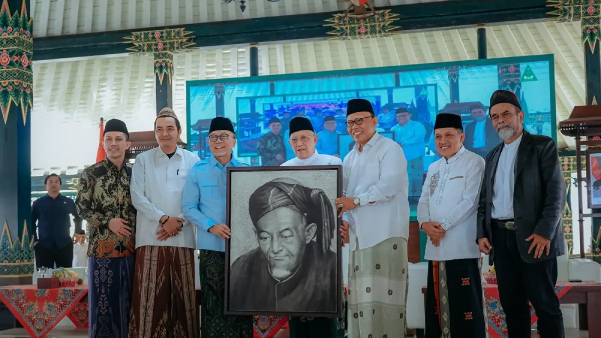 Menko Bidang Pangan Zulkifli Hasan saat menghadiri Halaqah Ulama Jawa Tengah di Pendopo Bupati Wonosobo, Minggu (12/7/2026).

&nbsp;