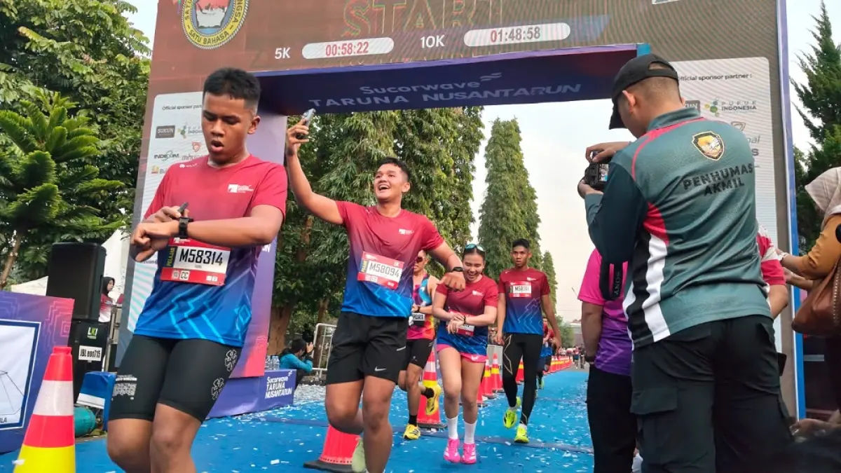 Ribuan pelari melintasi Magelang dalam gelaran Sucorwave Taruna NusantaRun 2026, Minggu (12/7/2026) (PUPUT PUSPITASARI/JAWA POS RADAR MAGELANG)