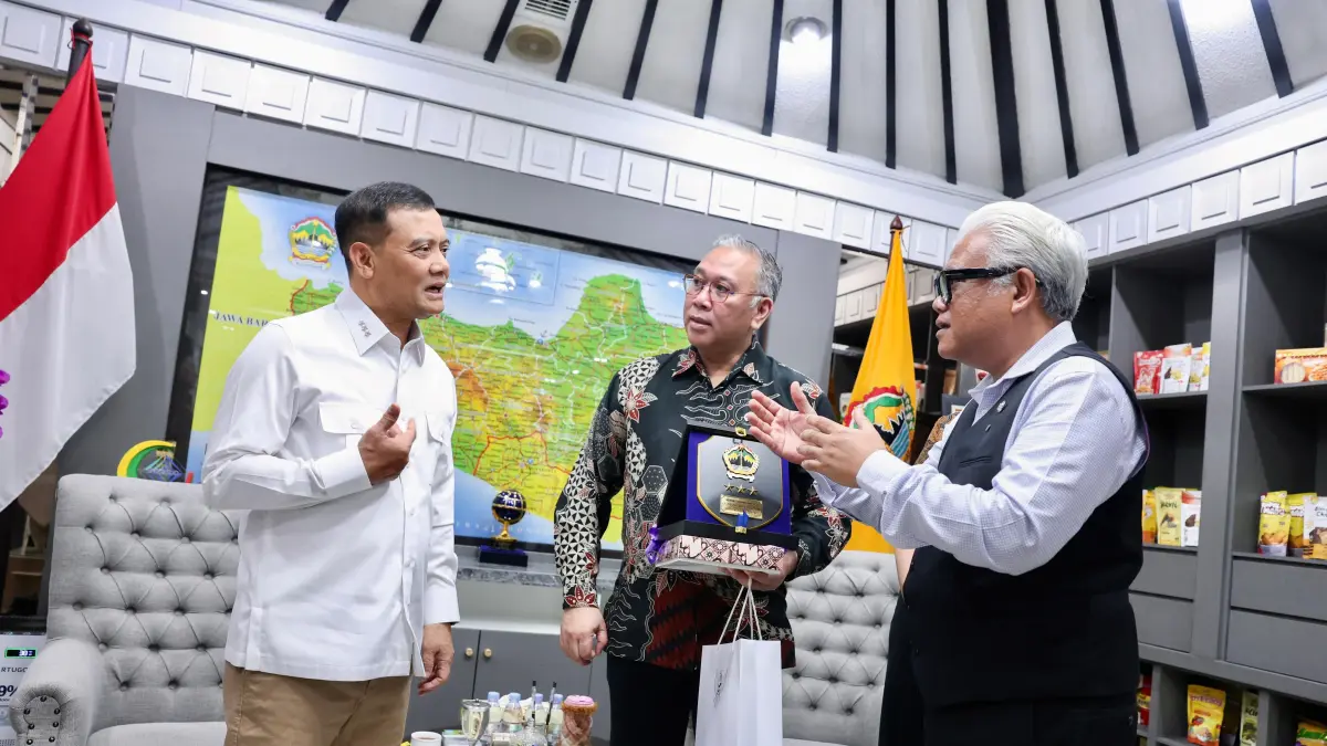Gubernur Jawa Tengah Ahmad Luthfi bertemu Executive Chairman IOA Global Pte Ltd, Daryl Tan Chen Ming, di Kantor Gubernur, Selasa (14/7/2026). (Istimewa)
