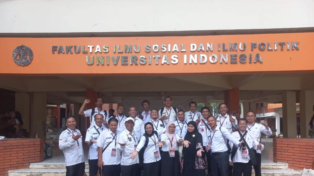 Para kepala desa dari wilayah Indonesia mengikuti pelatihan di kampus Universitas Indonesia (UI). (Istimewa)