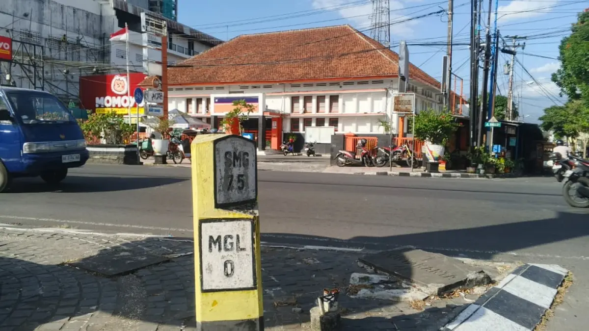 Pal titik nol kilometer Kota Magelang yang jarang diketahui warga. (LAZUARDI RAFI ALIF ADANI/JAWA POS RADAR MAGELANG)