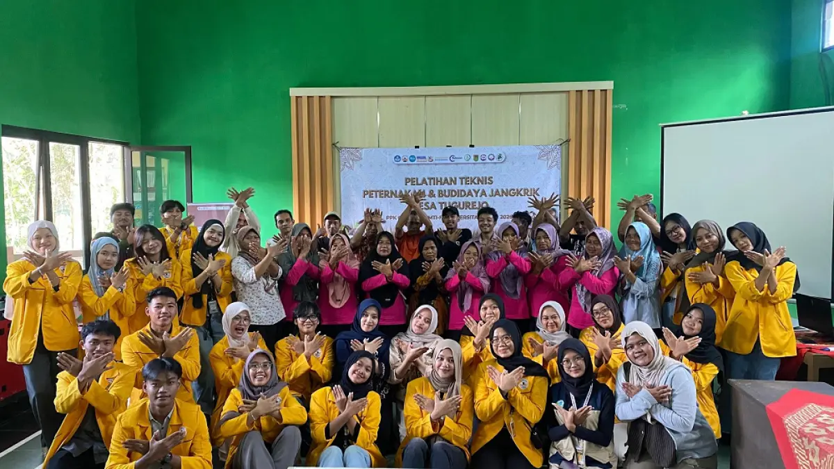 Sebanyak 30 warga Desa Tugurejo, Kecamatan Tempuran, Kabupaten Magelang mengikuti pelatihan budidaya jangkrik yang diselenggarakan oleh Tim Program Penguatan Kapasitas Organisasi Kemahasiswaan (PPK Ormawa) Himpunan Mahasiswa Teknik Industri (HMTI), Fakultas Teknik, Universitas Tidar (UNTIDAR), Kamis (24/7/2026).