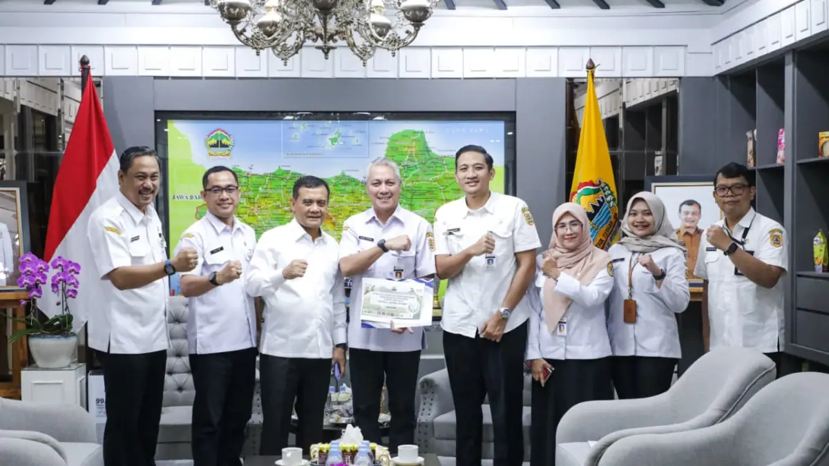 Gubernur Ahmad Luthfi menerima Kepala Dinas Pertanian dan Peternakan (Distanak) Provinsi Jawa Tengah, Defransisco Dasilva Tavares bersama jajarannya yang memaparkan program Revola Jateng Optimis, Rabu (29/72026). (Istimewa) 