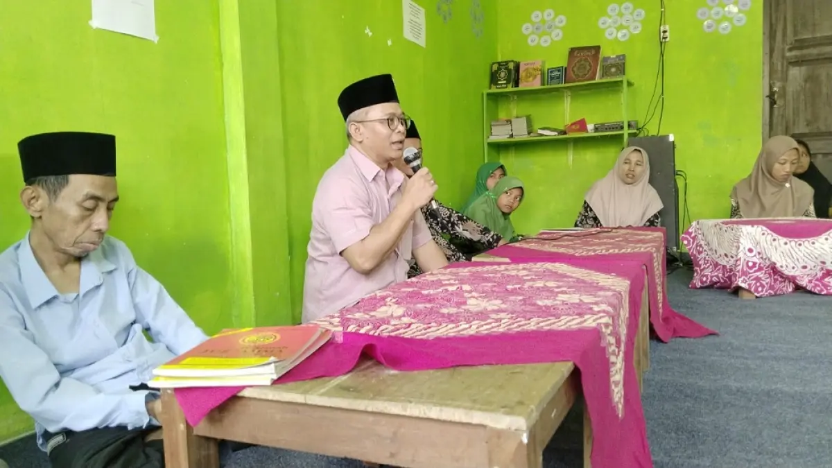 Anggota Komisi VIII DPR RI Fraksi PDI Perjuangan H. Wibowo Prasetyo menyosialisasikan Program Indonesia Pintar (PIP) bagi siswa&nbsp;di Madrasah Ibtidaiyah (MI) Ar-Rosyidin, Desa Windusari, Kecamatan Windusari, Kabupaten Magelang, Rabu (29/7/2026).