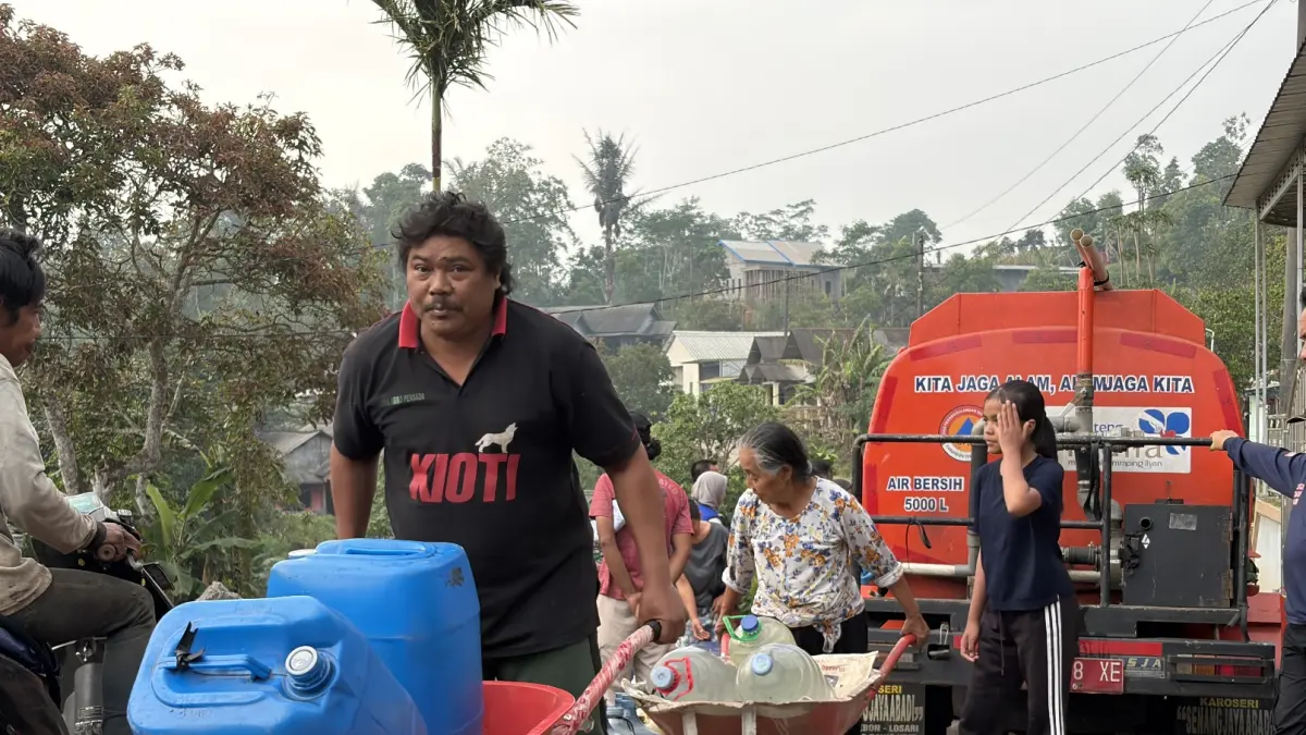 Warga Dusun Balong, Desa Kaloran, Kecamatan Kaloran, mengaku senang mendapatkan bantuan air bersih dari Kodim 0706/Temanggung untuk kebutuhan sehari-hari.