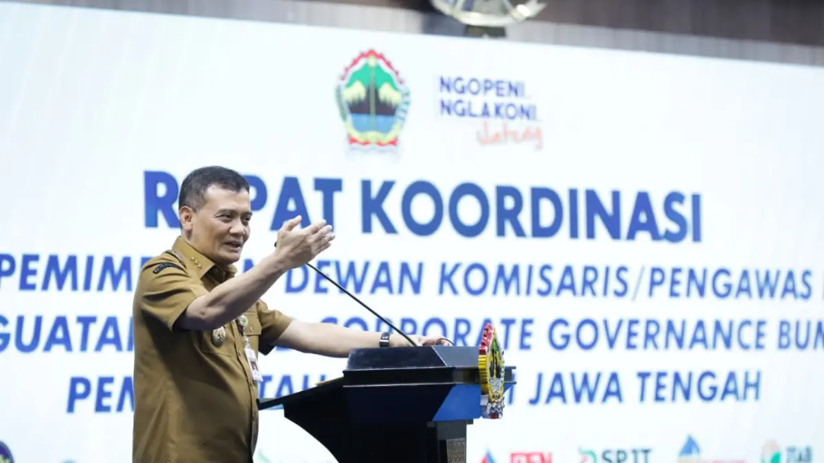 Gubernur Ahmad Luthfi saat membuka rakor Penguatan Sinergi Direksi dan Dewan Komisaris dalam Meningkatkan Kinerja dan Tata Kelola BUMD di Gedung Gradhika Bhakti Praja, Semarang, Senin (3/8/2026).  (Istimewa)