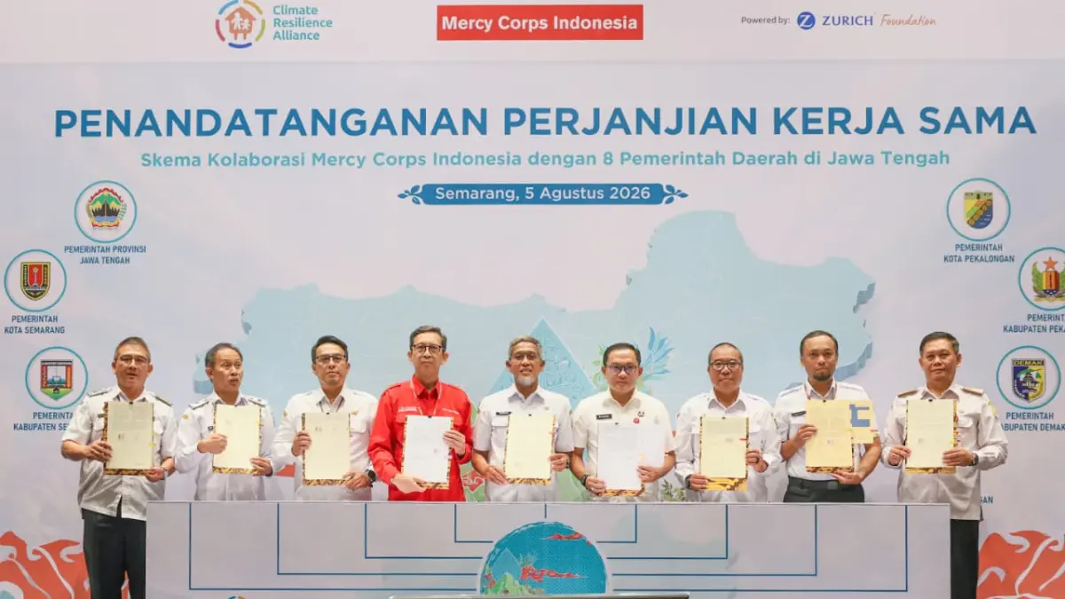 Penandatanganan kerja sama penguatan kebijakan dan implementasi ketahanan iklim serta pengurangan risiko banjir bersama delapan pemerintah daerah di Hotel Gumaya, Semarang, Rabu (5/8/2026). (Istimewa) 