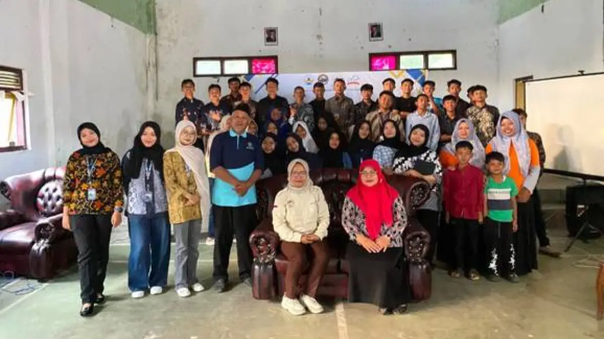 Mahasiswa KKN kelompok 12 Untidar bersama peserta sosialisasi pencegahan stunting dan pernikahan dini di Desa Purwodadi Kecamatan Tembarak, Kabupaten Temanggung, Sabtu (25/7/2026).&nbsp;(Dok Tim 12 KKN Untidar)
