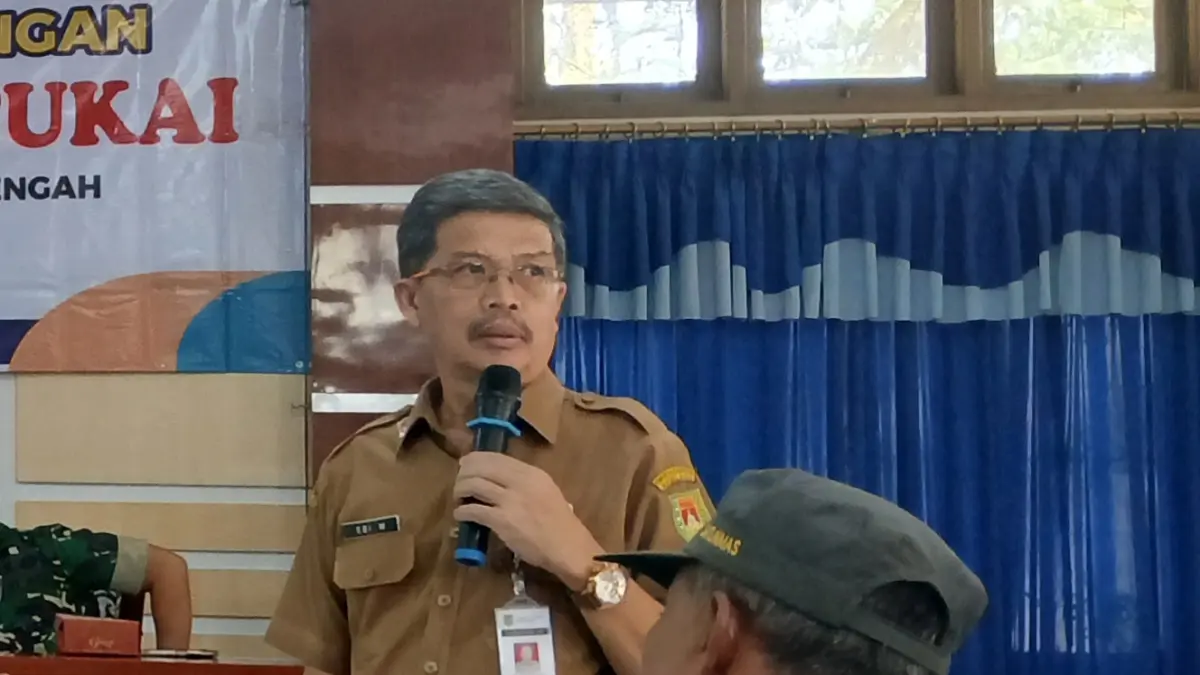 Kepala Dinas Perdagangan, Koperasi dan UKM (Disdagkop UKM) Kabupaten Magelang Edi Wasono. (Lis Retno Wibowo/Jawa Pos Radar Magelang)

