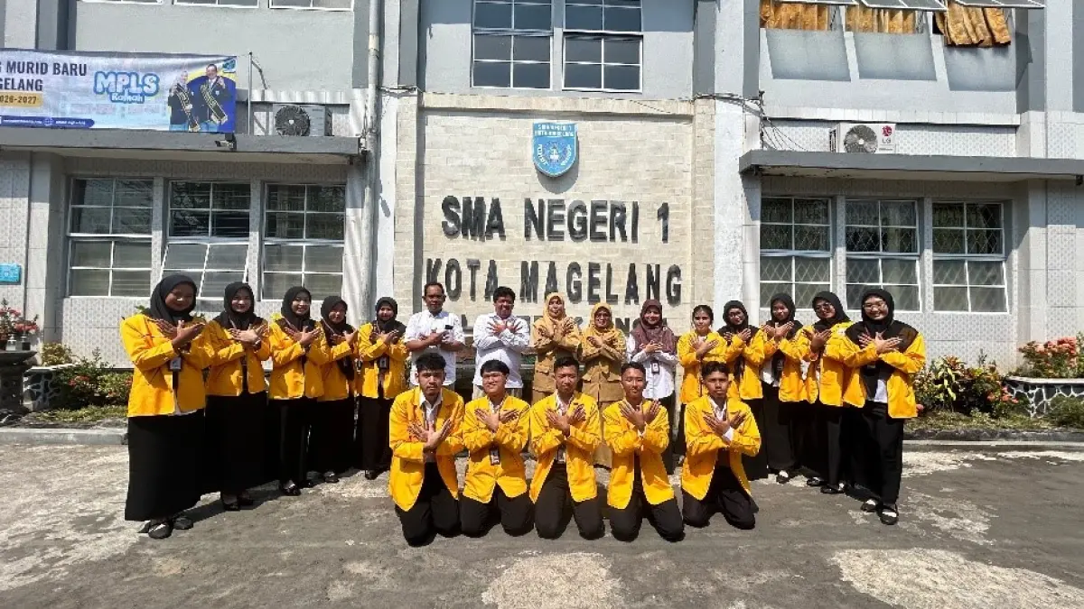 Sebanyak 16 mahasiswa FKIP Untidar diterjunkan dalam program Magang Kependidikan Terintegrasi di SMAN 1 Kota Magelang, Senin (17/7/2026). (Dok Tim Magang Mahasiswa)
