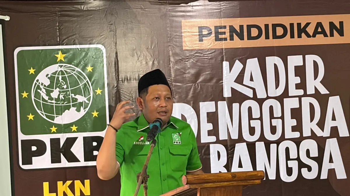 Gus Abdullah memberikan arahan kepada peserta PKPB di Kranggan, Temanggung, Jumat (7/8/2026) sore. (Istimewa)