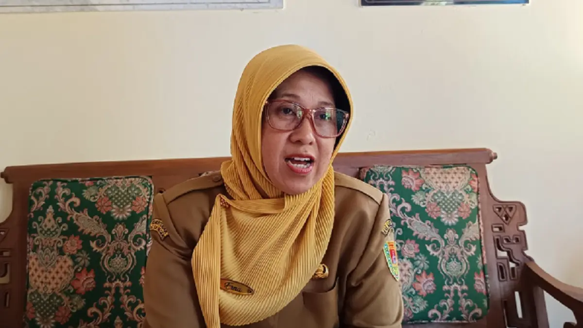 Kepala SMPN 3 Candimulyo Erna Dwi Astuti. (SELINA ANGGELI / JAWA POS RADAR MAGELANG)