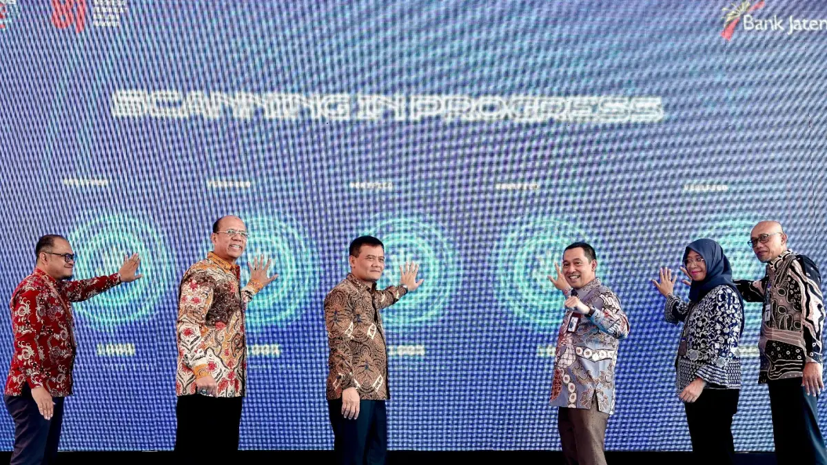 Gubernur Ahmad Luthfi bersama direksi Bank Jateng membuka Gebyar Fest 81 di Kantor Pusat Bank Jateng, Jalan Pemuda, Kota Semarang, Rabu (12/8/2026). (Istimewa)