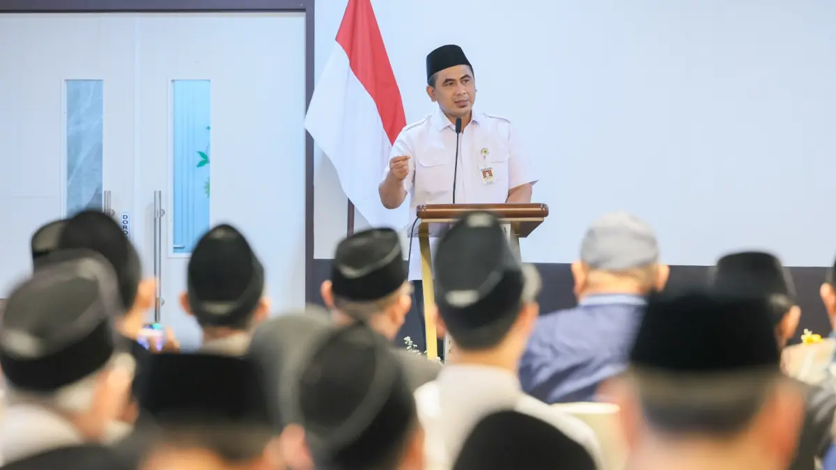 Wakil Gubernur Jawa Tengah Taj Yasin memberikan pengarahan kepada santri dan pengasuh pondok pesantren, Rabu (12/8/2026). (Istimewa)