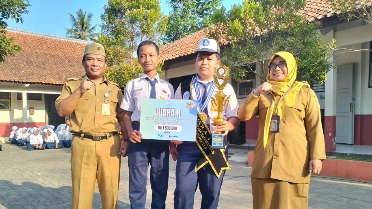 Muhammad Luthfi Zaidan GW, siswa SMP Negeri 2 Borobudur Kabupaten Magelang, berhasil meraih Juara 2 Nasional pada Kompetisi Roket Air Nasional (KRAN) 2026.&nbsp;
