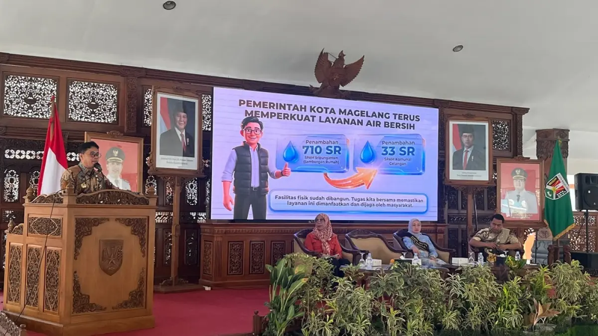 Wali Kota Magelang Damar Prasetyo saat membuka sosialisasi Posyandu Bidang PU dan Layanan Lumpur Tinja Terjadwal (L2T2) di Pendopo Pengabdian Kota Magelang, Kamis (13/8/2026). (PUTRI NASYWA KHAIRUNISA/JAWA POS RADAR MAGELANG)