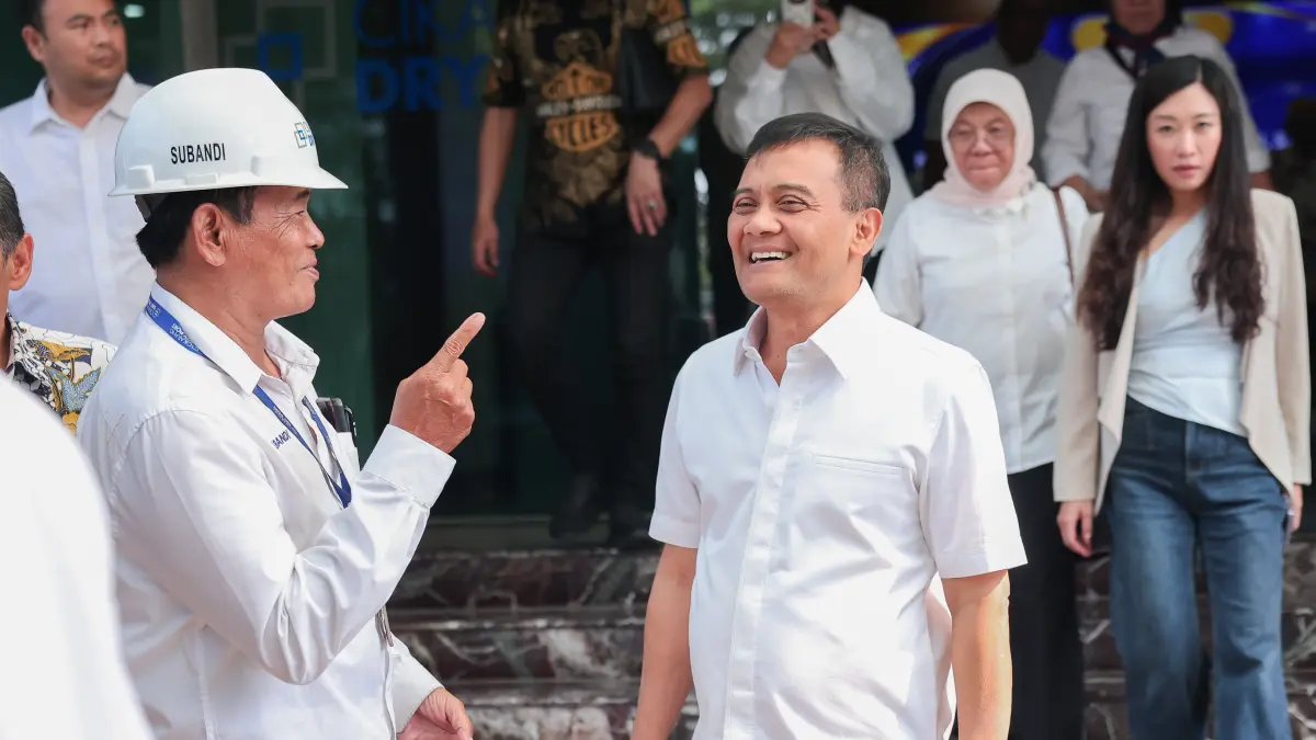 Gubernur Ahmad Luthfi melakukan studi komparatif ke Cikarang Dry Port, Kabupaten Bekasi, Sabtu (15/8/2026).