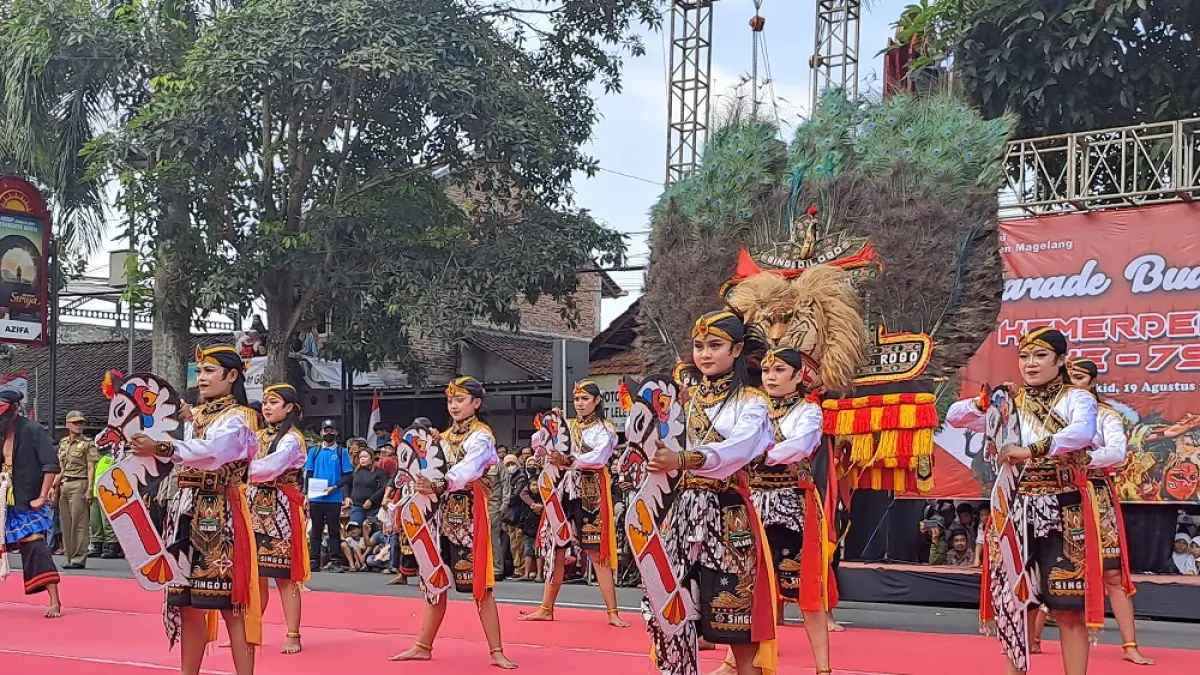 Penampilan parade budaya tahun lalu di depan Kantor Setda Kabupaten Magelang. (ROFIK SYARIF/ JAWA POS RADAR MAGELANG)