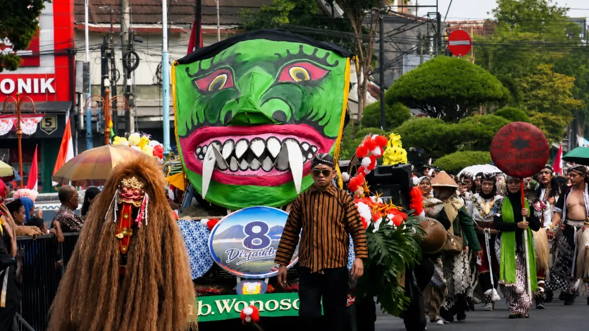 Peserta karnaval kemerdekaan di Kabupaten Wonosobo, Selasa (18/8/2026).  (Istimewa)