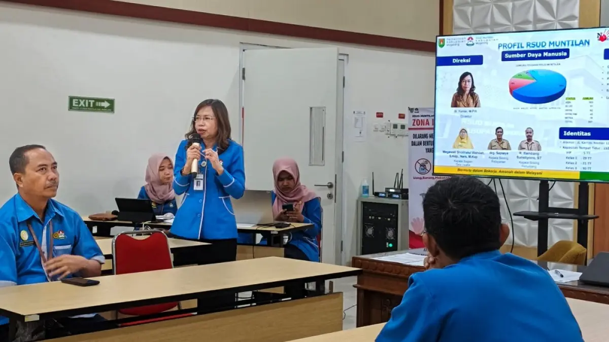 Kepala Bagian Tata Usaha RSUD Muntilan Megawati saat Forum Konsultasi Publik (FKP), Selasa (18/8/2026) .