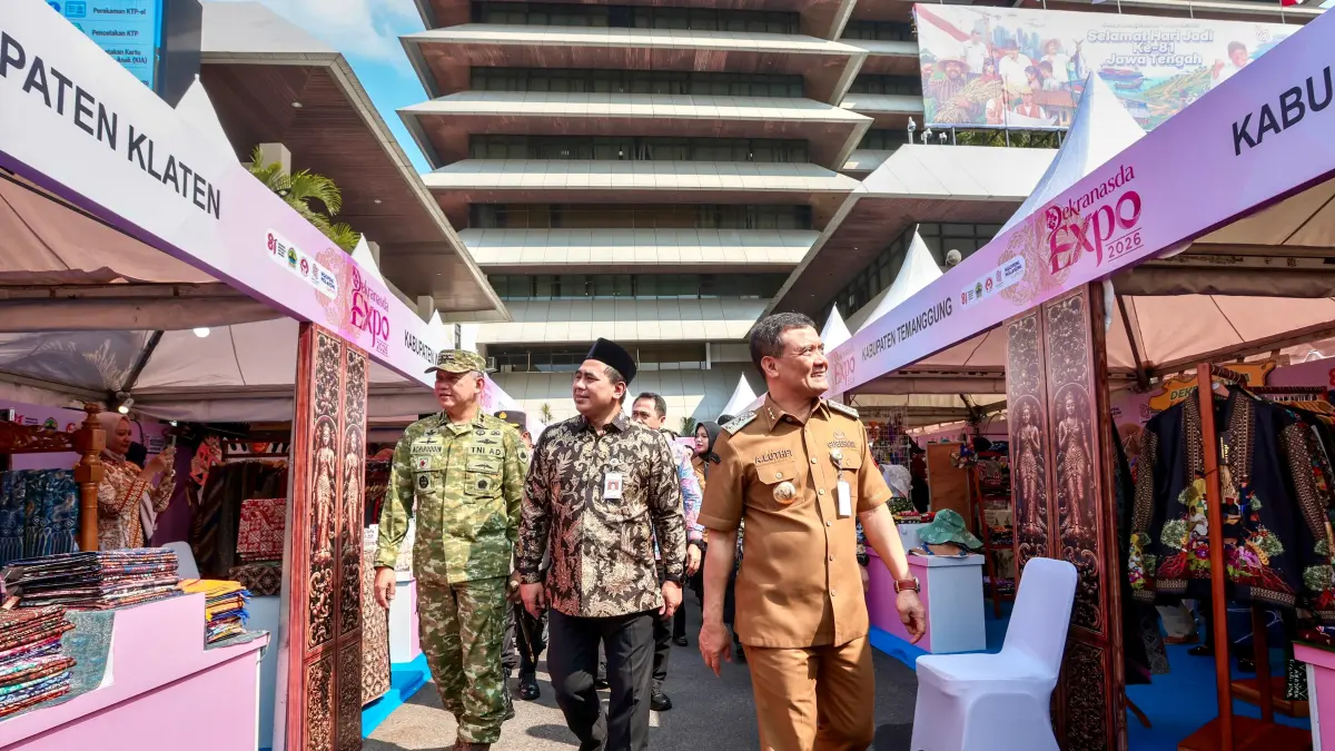 Gubernur Ahmad Luthfi bersama Wakil Gubernur Taj Yasin dan forkompimda meninjau pameran UMKM usai opening ceremony peringatan Hari Jadi ke-81 Provinsi Jawa Tengah, Kamis (20/8/2026). (Istimewa)
