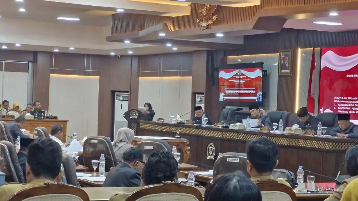 Anggota DPRD Kota Magelang Titiek Utami saat rapat paripurna DPRD Kota Magelang.&nbsp;