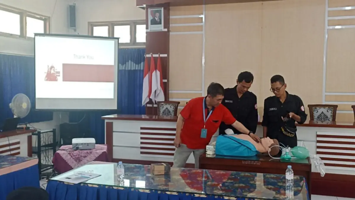 Para pengemudi ambulans desa di Kecamatan Secang, Kabupaten Magelang, antusias mengikuti pelatihan bantuan dasar hidup, Jumat (14/8/2026).