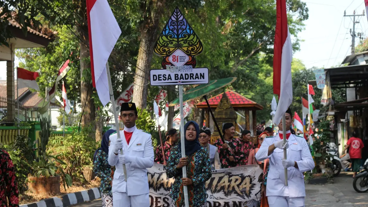 Rombongan Pemdes Badran memeriahkan Kirab Smara Pitara tingkat Kecamatan Kranggan, Sabtu (22/8/2026) lalu. (Istimewa)