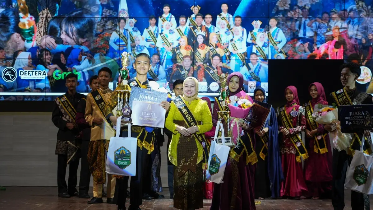 Sejumlah remaja beradu gagasan dalam malam Puncak Apresiasi Duta Generasi Berencana (Adujak Genre), Senin (24/8/2026) malam di GKU Untidar.&nbsp;