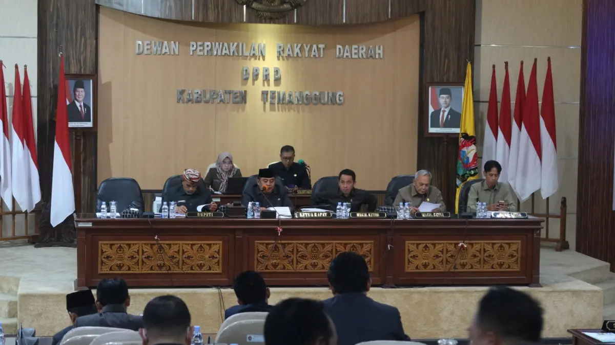 Rapat paripurna DPRD Temanggung yang membahas mengenai perubahan KUA-PPAS APBD 2026, Kamis (3/9/2026). (Devi Khofifatur Rizqi/Jawa Pos Radar Magelang)