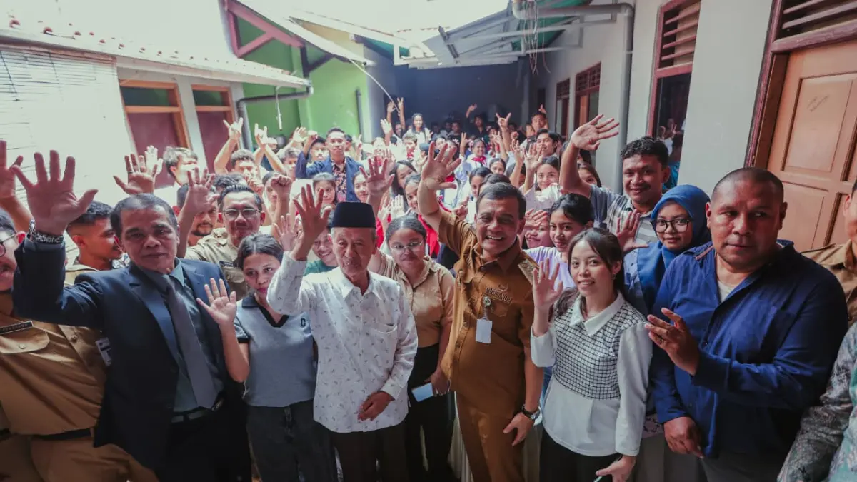 Gubernur Jateng Ahmad Luthfi mengunjungi kos mahasiswa NTT di Jalan Pawiyatan Luhur Selatan III, Bendan Duwur, Kecamatan Gajahmungkur, Kota Semarang, Senin (7/9/2026). (Istimewa)