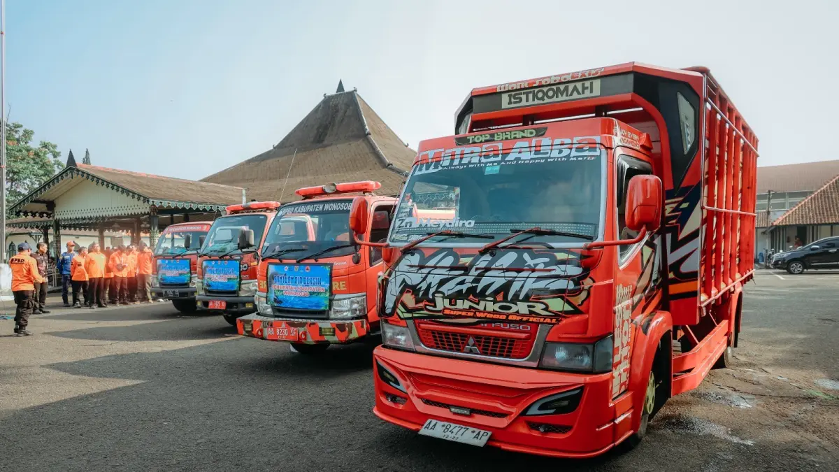 Armada pengangkut air bersih dikirim ke wilayah Desa Somogede Kecamatan Wadaslintang. (istimewa)