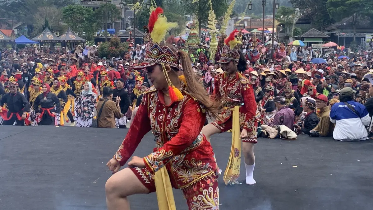 Tari Bangilun khas Kabupaten Temanggung salah satu kesenian yang wajib dilestarikan. Pemkab Temanggung mengadakan Anugerah Kebudayaan Temanggung 2026 bagi insan seni dan budaya. (Dok Jawa Pos Radar Magelang)