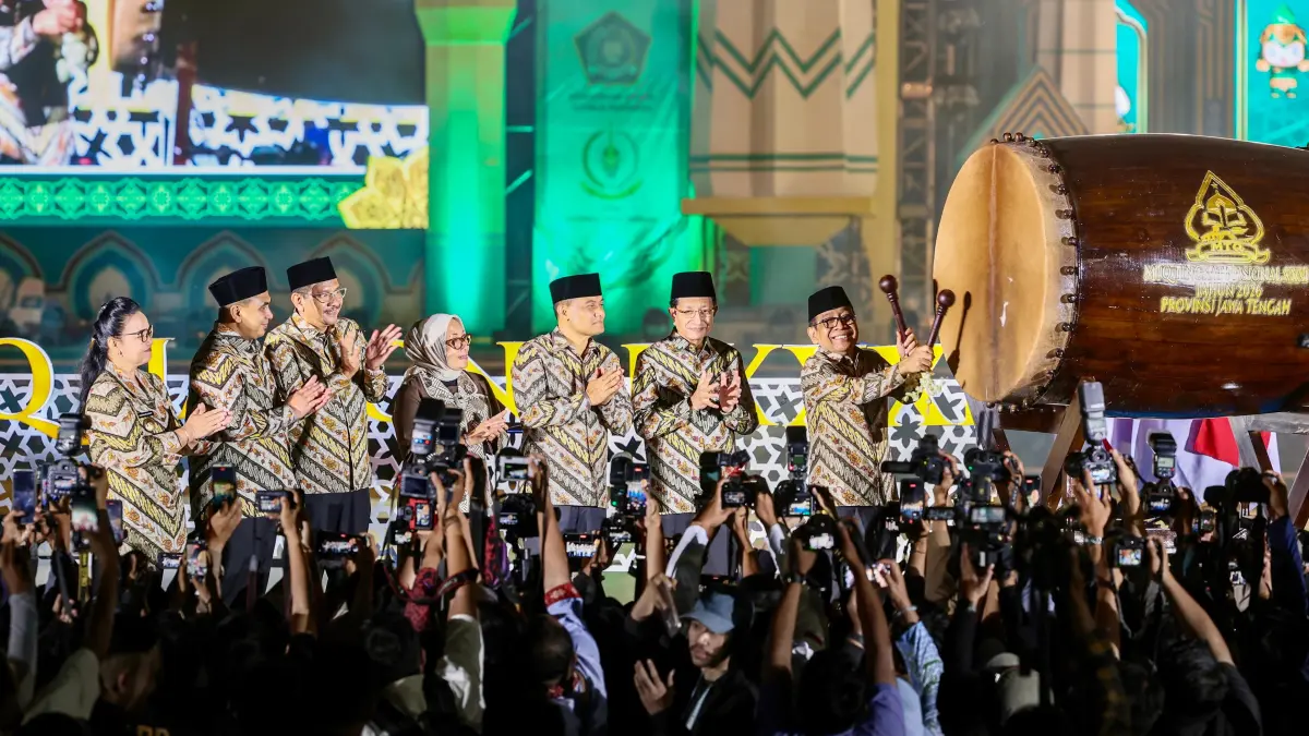 Menko PMK Pratikno menabuh beduk menandai dibukanya acara MTQ Nasional XXXI tahun 2026 di Lapangan Pancasila, Simpanglima, Kota Semarang, Sabtu (12/9/ 2026). (ISTIMEWA)