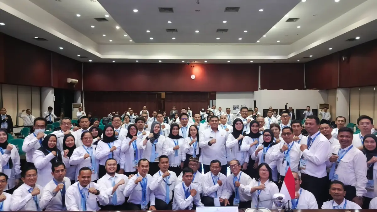 Ketua Ikatan Guru Indonesia (IGI) Wilayah Jawa Tengah, Dr. Imron, S.Pd., M.Pd., bersama peserta Pelatihan untuk Pelatih (Training of Trainer/ToT) Program Pemantapan Nilai-Nilai Kebangsaan (PPNK) Angkatan ke-41. (IST)