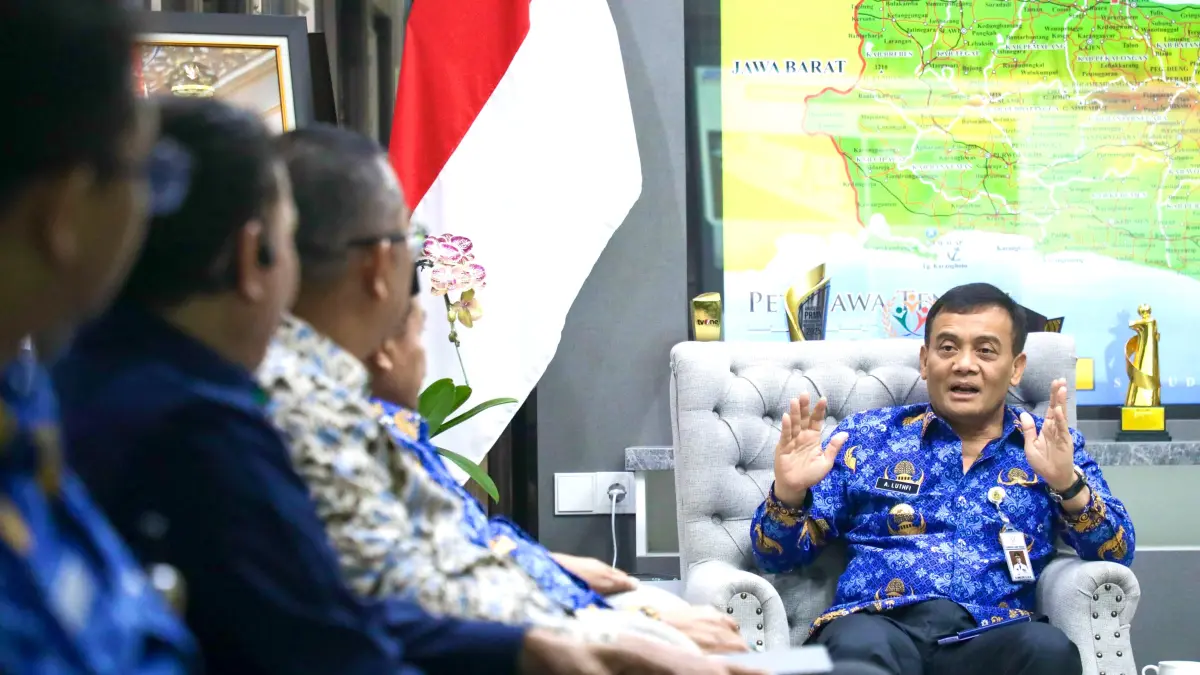 Gubernur Ahmad Luthfi meminta PRPP menjadi prioritas dalam program pembehanan infrastruktur strategis 2027-2029, Kamis (17/9/2026). (Istimewa)