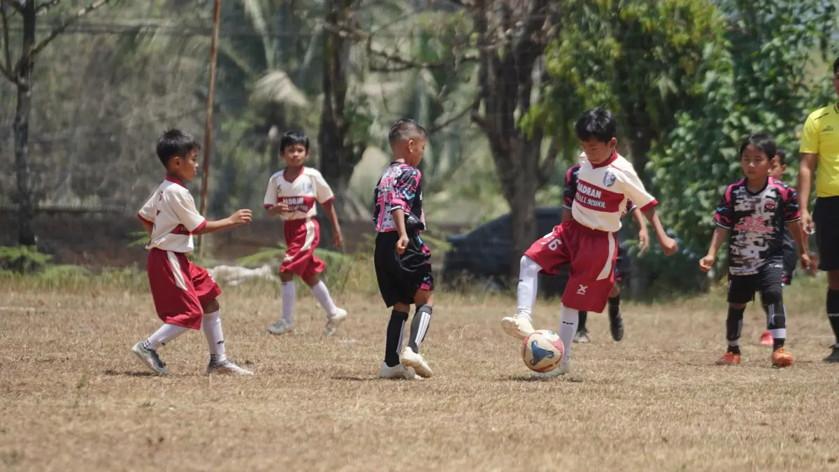 Turnamen Disarankan Bal-Balan Cup 2026 yang dilaksanakan oleh mahasiswa KKN di Lapangan Desa Badran, (Minggu 14/9/2026) di Lapangan Desa Badran, Kecamatan Kranggan, Temanggung. (Istimewa)
