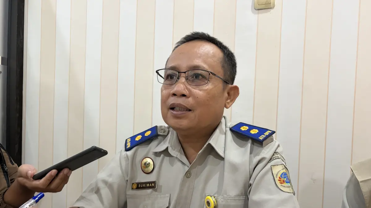 Kepala Seksi Penetapan Hak dan Pendaftaran Kantor Pertanahan Kabupaten Temanggung, Sukiman. (Devi Khofifatur Rizqi/Jawa Pos Radar Magelang)