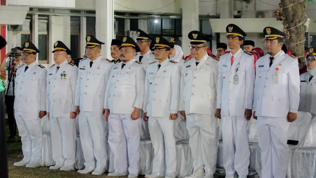 Sebanyak 13 pejabat mendapat amanah baru sebagai camat.