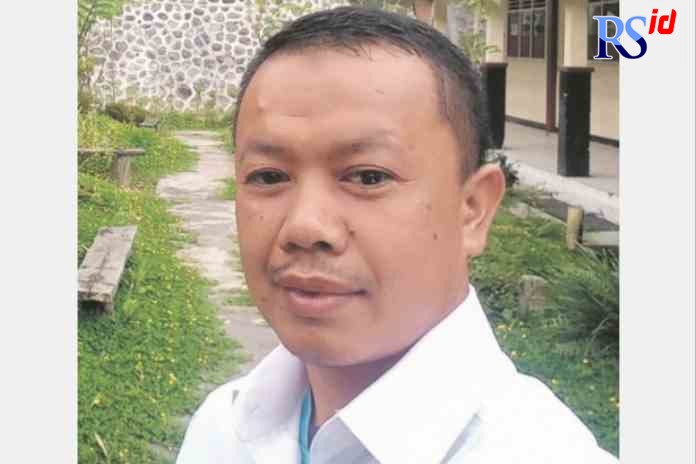 Burhanudin Hidayat, S.Pd