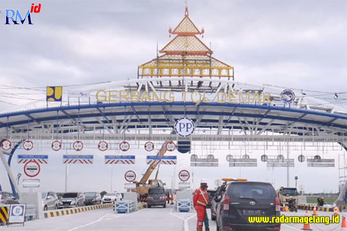 Jalan tol Semarang-Demak Ditutup sementara. (JPG)