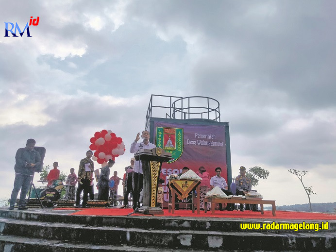 : Asisten Perekonomian dan Pembangunan Setda Kabupaten Magelang Iwan Sutiarso saat meresmikan Pesona Alam Gunung Gupak Kamis (29/12/2022). M. Iqbal Amar/Jawa Pos Radar Magelang