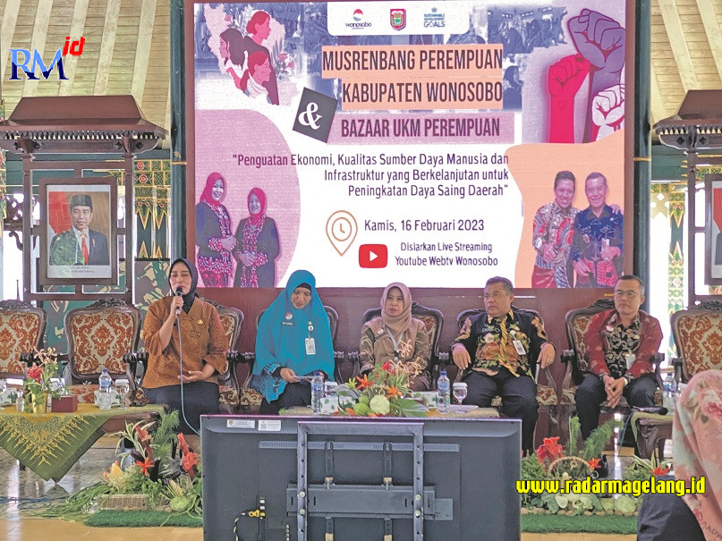 Musrenbang perempuan yang berlangsung secara hybrid di Pendopo Selatan Kamis (16/2).  (DOK HUMAS PEMKAB WONOSOBO)