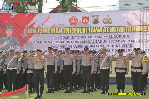 Sejumlah anggota polisi mengikuti apel bersama TNI-Polri di halaman Mapolres Wonosobo Rabu (7/3). (IST)