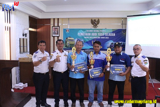 Tiga sopir teladan mendapatkan penghargaan Abdi Yasa Teladan 2023 tingkat Kota Magelang.