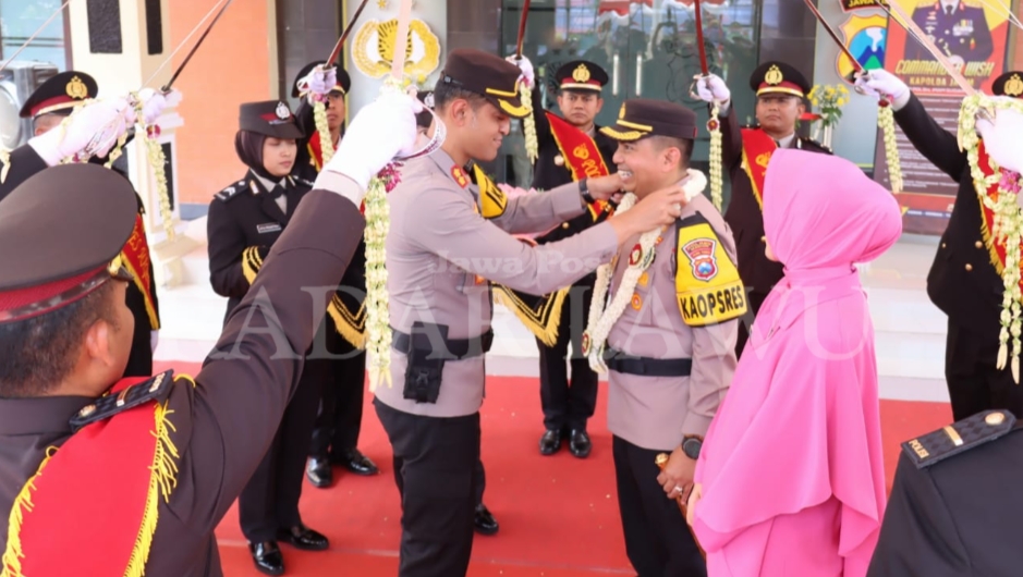 SAH: Suasana Wellcome dan Farewell Parade saat Kapolres Magetan berganti di Mapolres Magetan. (POLRES UNTUK JAWA POS RADAR MAGETAN)