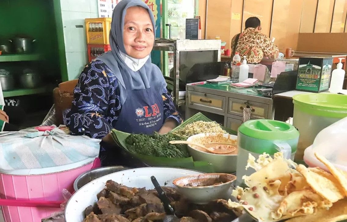 ENAK: Warung Nasi Pecel Yu Gembrot (JAWAPOS.COM)