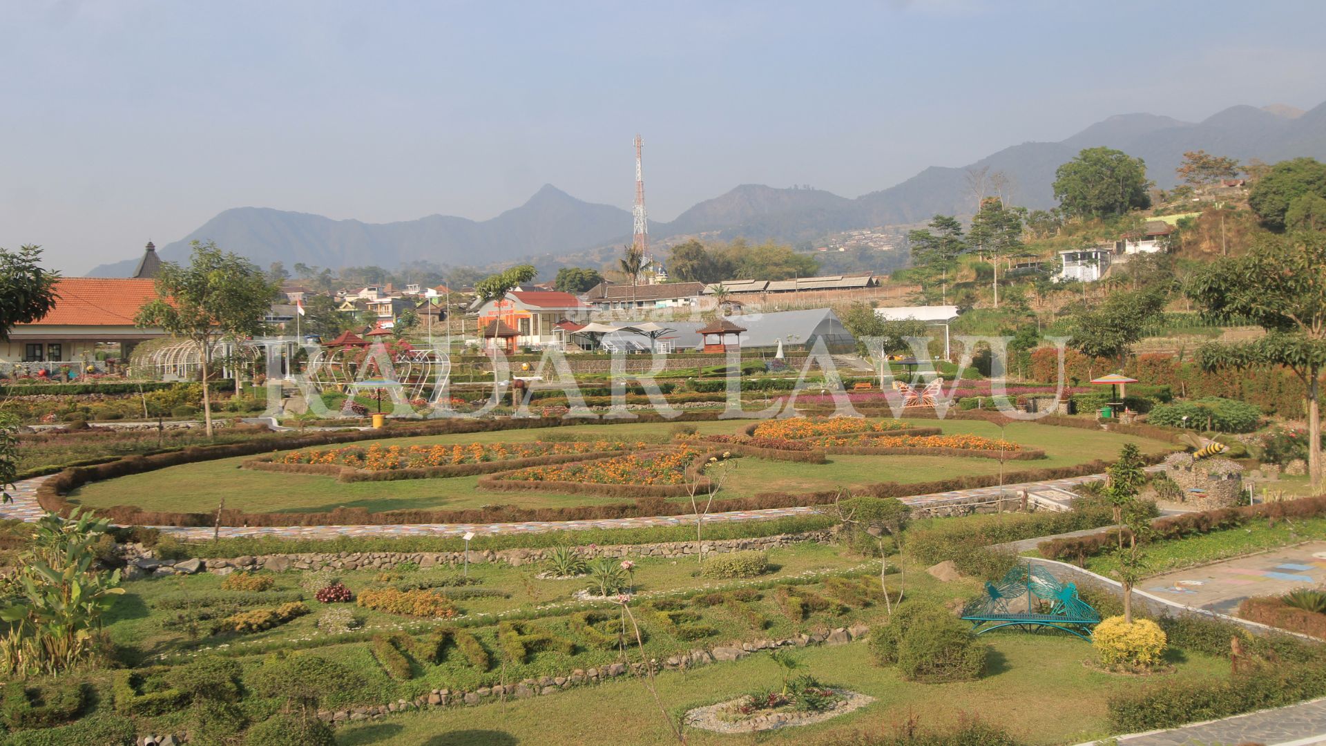SEJUTA BUNGA: Kebun Refugia Magetan menyuguhkan keindahan alam. (AJI PUTRA/JAWA POS RADAR MAGETAN)