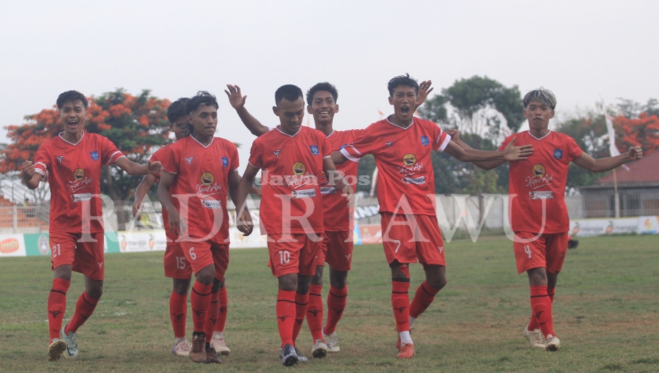 SPORTIF: Persemag tampil sportif di laga kedua  babak 28 besar Liga 3 Jatim, raih skore imbang lawan Perseta 1970 meski tanpa Recovery. (AJI PUTRA/ RADAR MAGETAN)